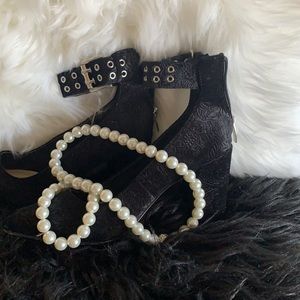 Black suede like printed ankle shoe